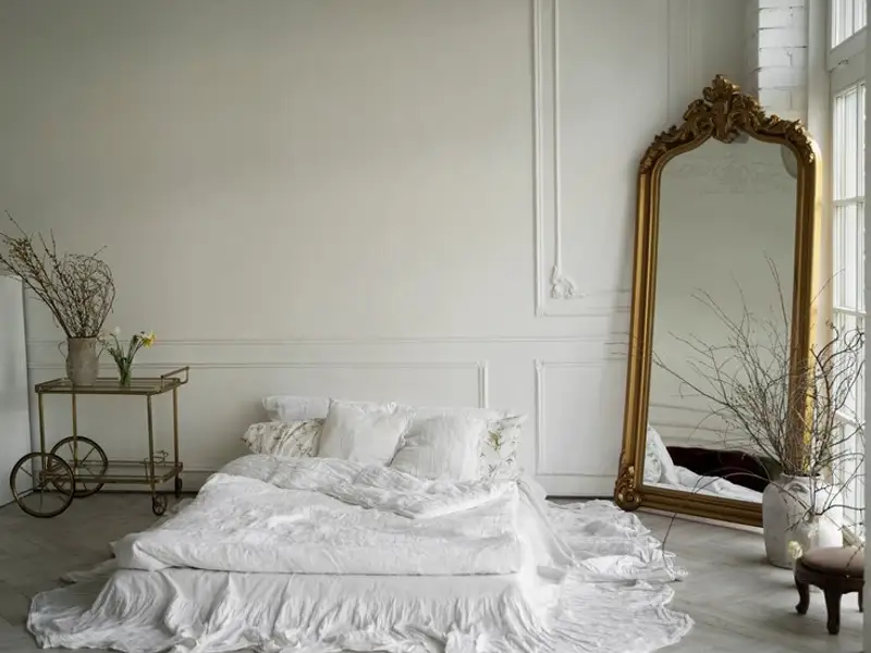 Oglinzile în dormitor. Cum te pot ajuta în amenajarea cu stil a acestei încăperi