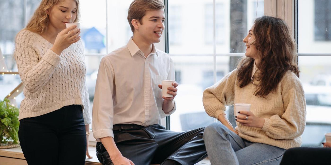 Automatele de Cafea pentru Birou: Energie și Eficiență Într-o Cană