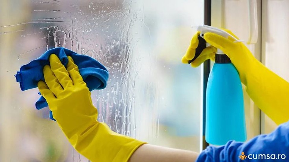 Cum speli corect geamurile ca să nu rămână urme – trucuri simple pentru un rezultat impecabil, fără produse scumpe