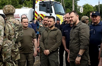În Ucraina, „începe să se simtă iz de campanie prezidenţială”. Cât de puternic mai este Zelenski după trei ani de război