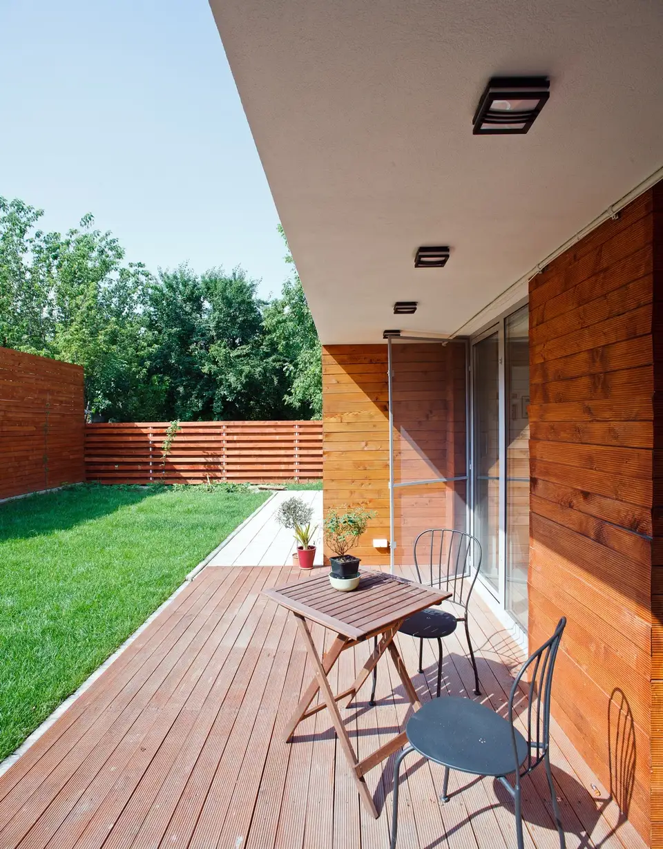 Bucharest House: Architecture in Harmony with Nature