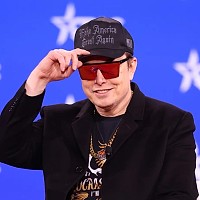 Elon Musk a donat milioane de dolari aliaţilor republicani chiar înainte de a-şi anunţa propriul partid și în toiul conflictului acerb cu Donald Trump