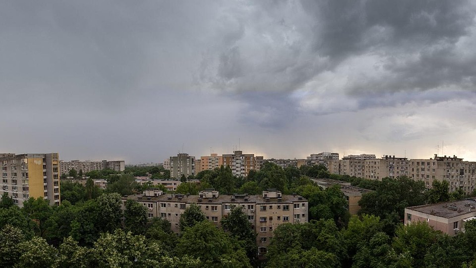 Vreme de Crăciun în vacanța de Paște: Bucureștiul rămâne sub asediul frigului, iar la munte se depune strat nou de zăpadă