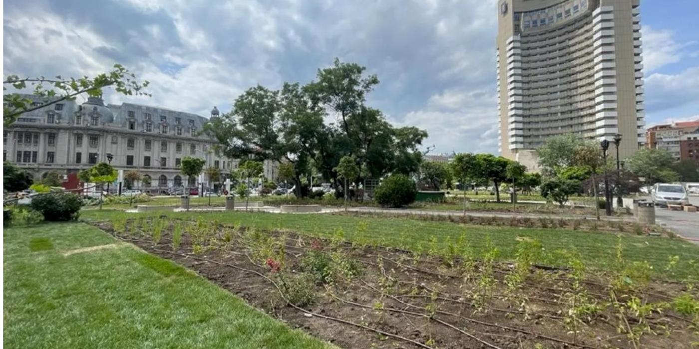 Lucrările de amenajare peisagistică din fața Teatrului Național București au luat sfârșit