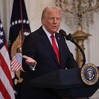 Și dacă Trump crede în schimbarea climatică, însă a luat o decizie pe care, dacă ar afla-o, oamenii s-ar îngrozi? Suntem prea mulți pe Pământ și doar cei puternici vor supraviețui
