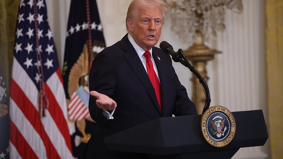 Și dacă Trump crede în schimbarea climatică, însă a luat o decizie pe care, dacă ar afla-o, oamenii s-ar îngrozi? Suntem prea mulți pe Pământ și doar cei puternici vor supraviețui