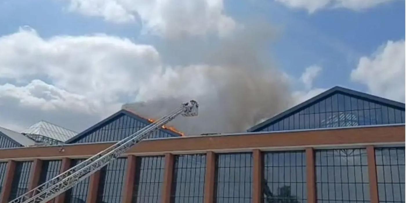 Un incendiu a izbucnit la Hala Laminor luni, 12 iunie