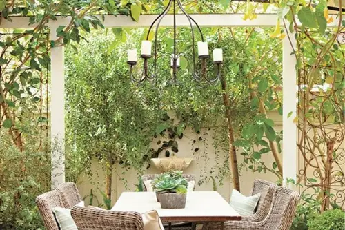 Modele de scaune din ratan pentru decor de vara