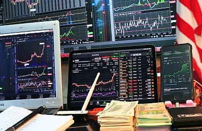 Bursa românească, în cădere liberă după noile măsuri fiscale anunțate de Bolojan