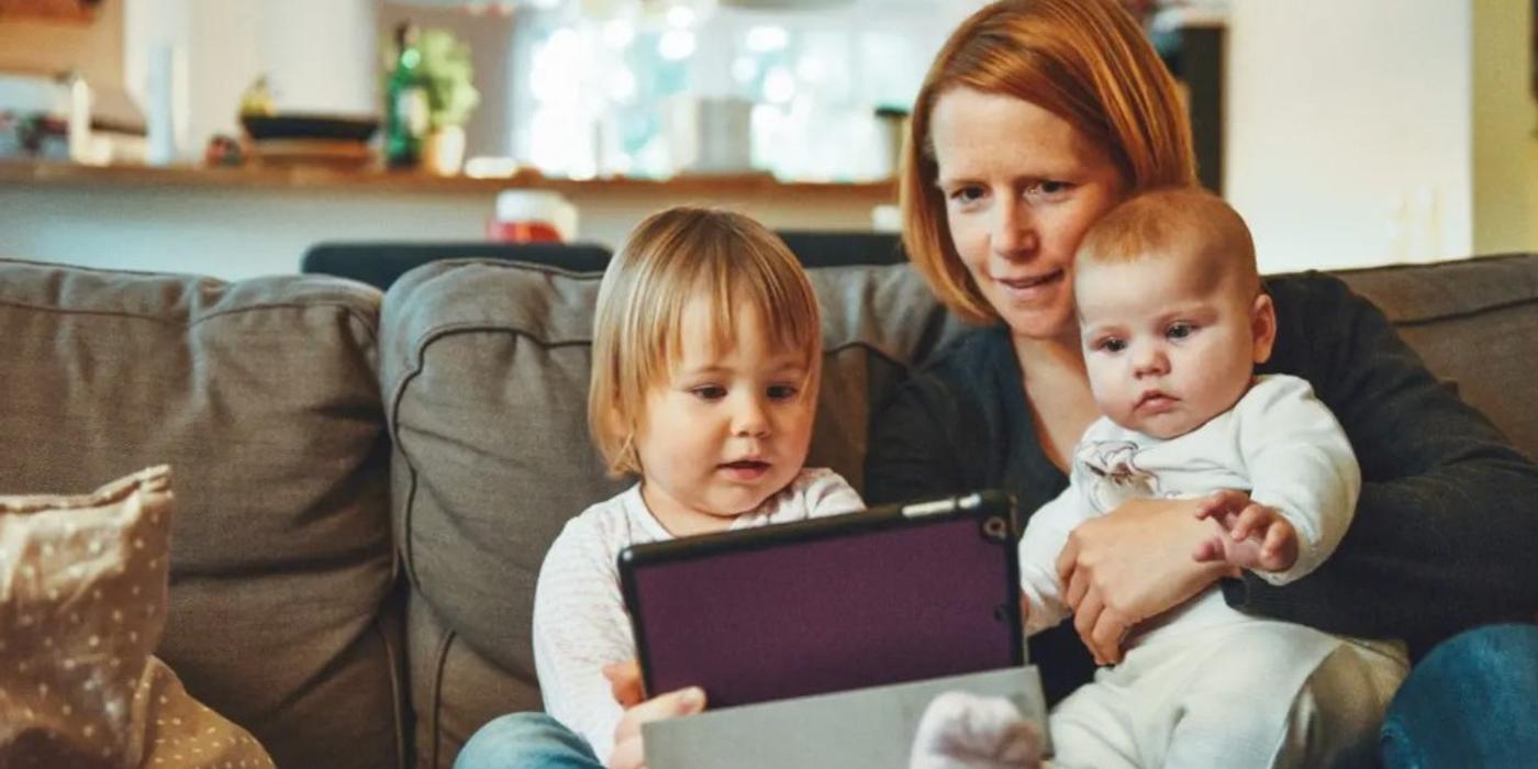 Mai multe mămici din București sunt bănuite că ar fi încasat ilegal indemnizații de creștere a copilului