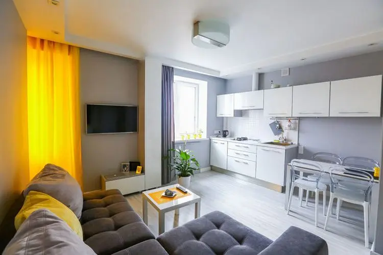 Amenajare in culori intr-un spatiu de 35 metri patrati