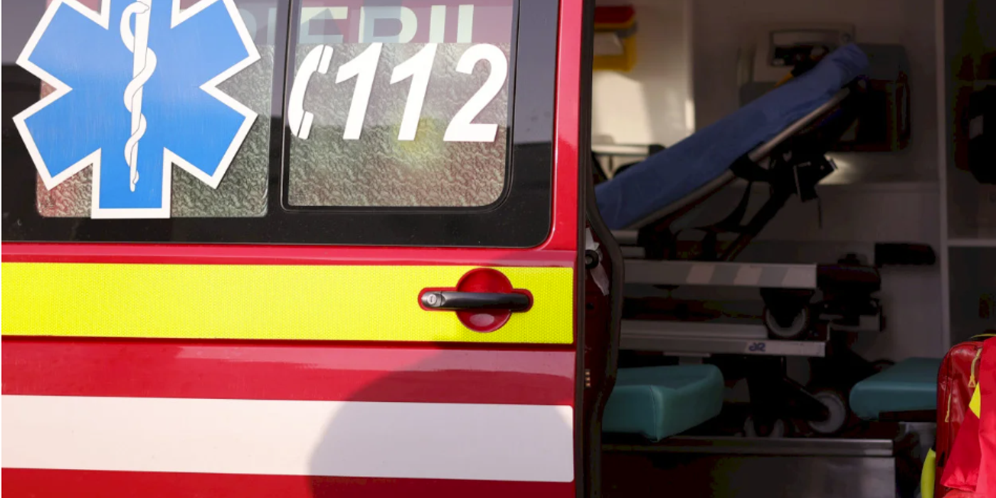 Un elev de 14 ani din București a ajuns la spital, după ce un coleg de-al său l-a rănit cu un briceag