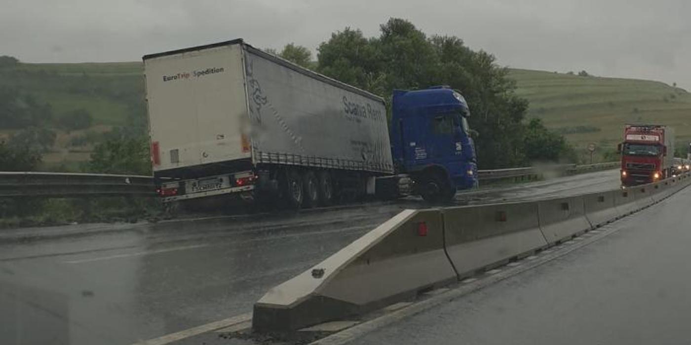 Accident rutier, în această după-amiază, într-un sat din drumul spre Huedin