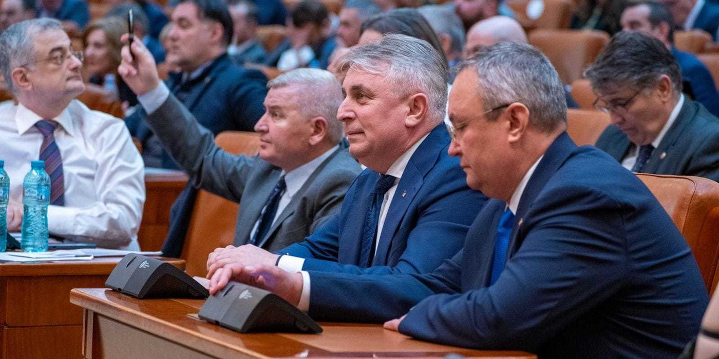 Ciucă, după aprobarea bugetului: Documentul, echilibrat, prioritatea către investiţii fiind completată cu grija faţă de categoriile vulnerabile / Dezbaterile, umbrite de scandalul creat de aleşii opoziţiei; nu s-au ridicat la nivelul dintr-o ţară europeană