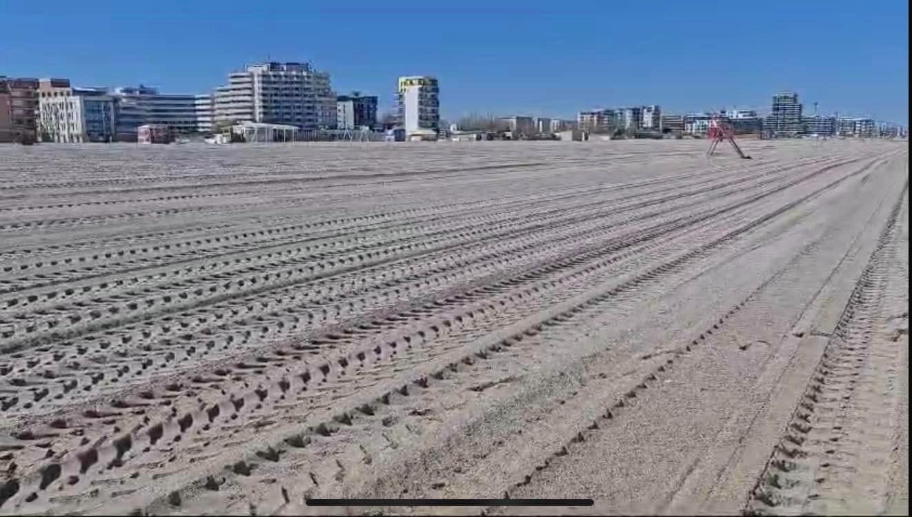 Administraţia Bazinală de Apă Dobrogea Litoral anunţă că plajele sunt pregătite pentru sezonul estival / Lucrările au inclus igienizarea, strângerea scoicilor şi algelor, nivelarea nisipului