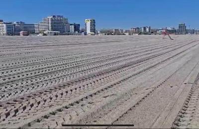 Administraţia Bazinală de Apă Dobrogea Litoral anunţă că plajele sunt pregătite pentru sezonul estival / Lucrările au inclus igienizarea, strângerea scoicilor şi algelor, nivelarea nisipului