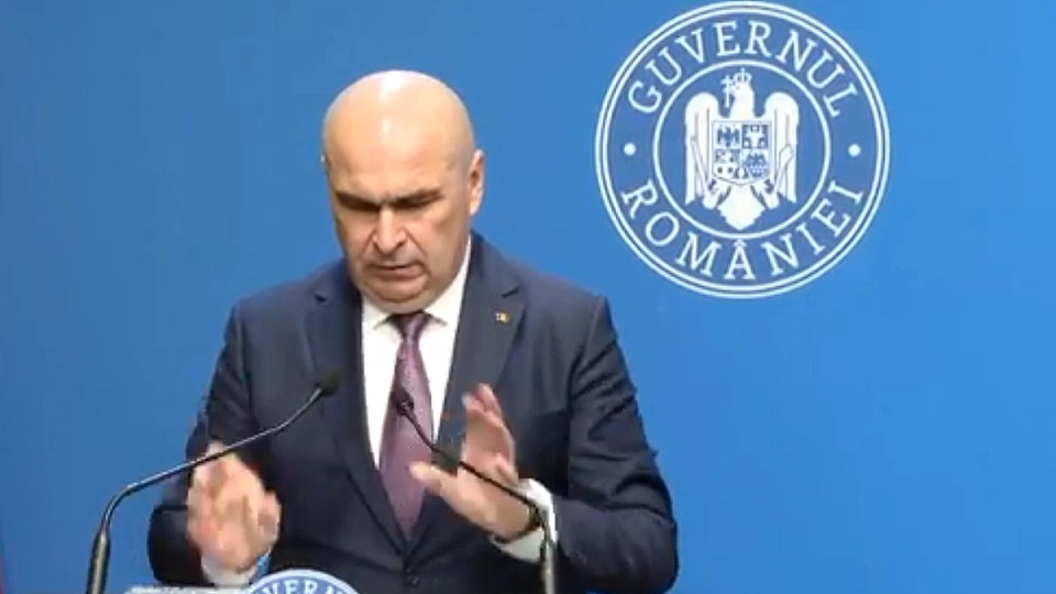 Bolojan crește TVA, taie bursele școlare și taxează pensiile (VIDEO)