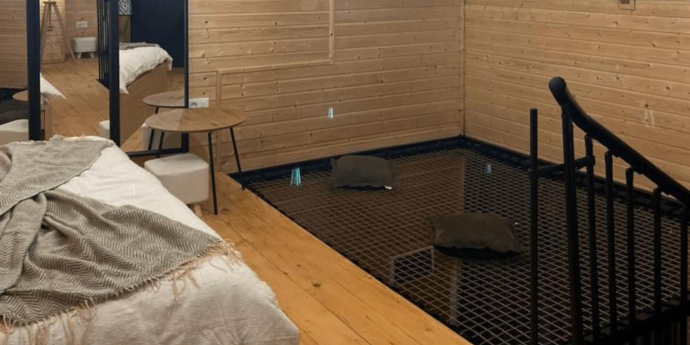 Cum să transformi curtea într-un loc de joacă sigur și distractiv pentru copii cu plase hamac