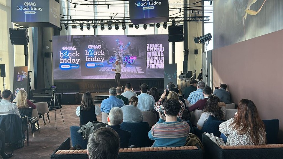 eMAG estimează vânzări record de 940 de milioane de lei la Black Friday 2025