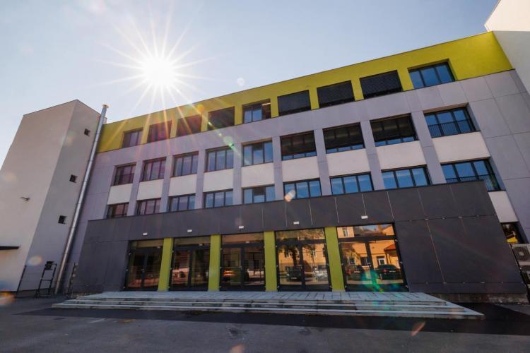 Autoritățile locale au finalizat, cu fonduri europene, modernizarea a 3 școli din Cluj-Napoca
