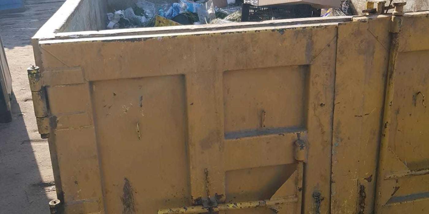 Administraţia Pieţelor Sector 5, amendată de Garda de Mediu pentru colectarea deşeurilor fără autorizaţie de mediu