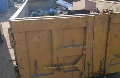 Administraţia Pieţelor Sector 5, amendată de Garda de Mediu pentru colectarea deşeurilor fără autorizaţie de mediu