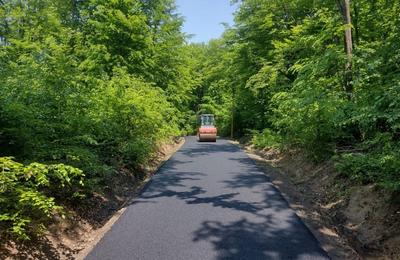 A fost finalizată asfaltarea unui nou drum județean