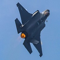 „Bomba tarifară” a lui Trump aruncă în aer o înțelegere bănoasă, pentru 36 de avioane de vânătoare F-35, cu un aliat privilegiat al SUA