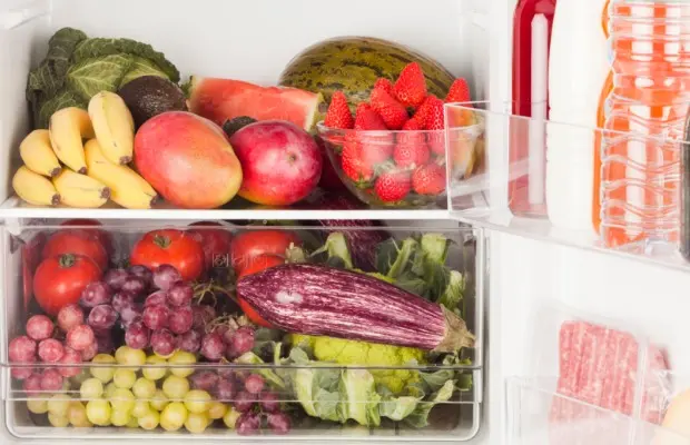 Cum sa prevenim mirosul neplacut din frigider