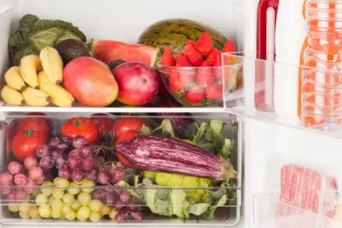 Cum sa prevenim mirosul neplacut din frigider