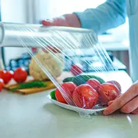 Tot ce trebuie să știi despre folia stretch pentru alimente: beneficii, tipuri și sfaturi de utilizare