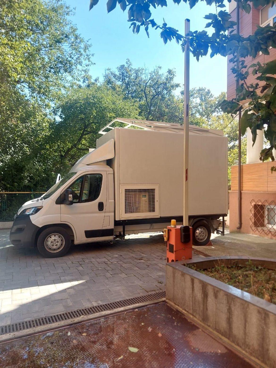 Laboratorul mobil pentru detectarea sursei mirosului insuportabil din Cluj va fi trimis astăzi în satul Rediu