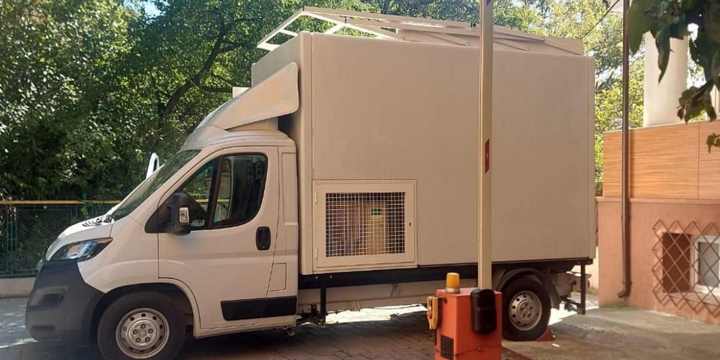 Laboratorul mobil pentru detectarea sursei mirosului insuportabil din Cluj va fi trimis astăzi în satul Rediu