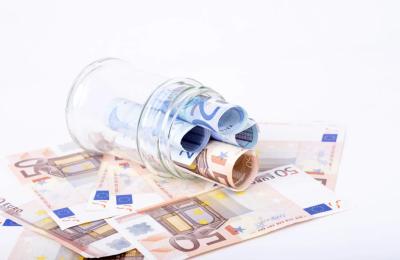 Recesiunea din 2023 îi va afecta grav pe cei bogați