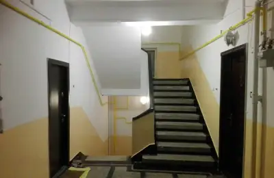 Măsuri pentru economisirea energiei în spațiile comune: Soluții eficiente de iluminat