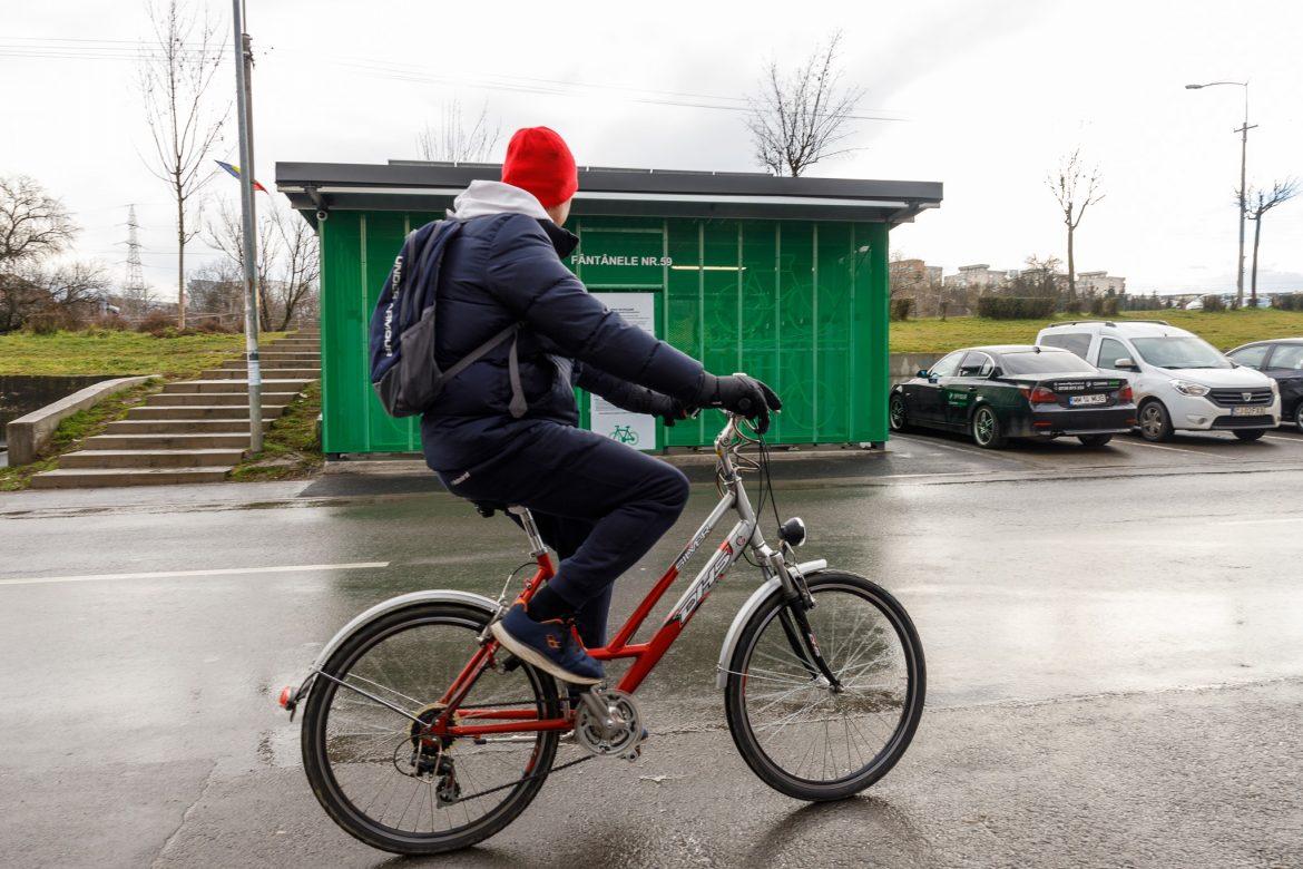 250 de locuri pentru biciclete în spații securizate au fost finalizate și recepționate de Primăria Cluj-Napoca