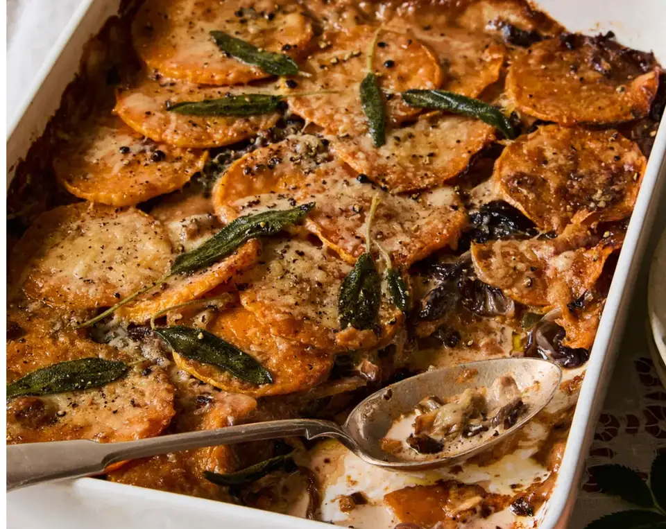 Dovleac gratinat cu salvie, o garnitură plină de aromă pentru iarnă