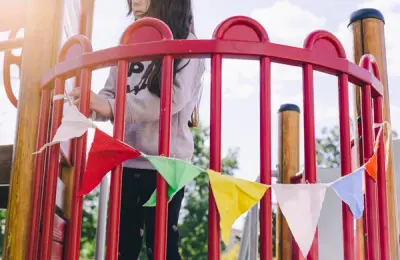 Cum să-ți transformi curtea într-un loc de joacă sigur și distractiv pentru copii