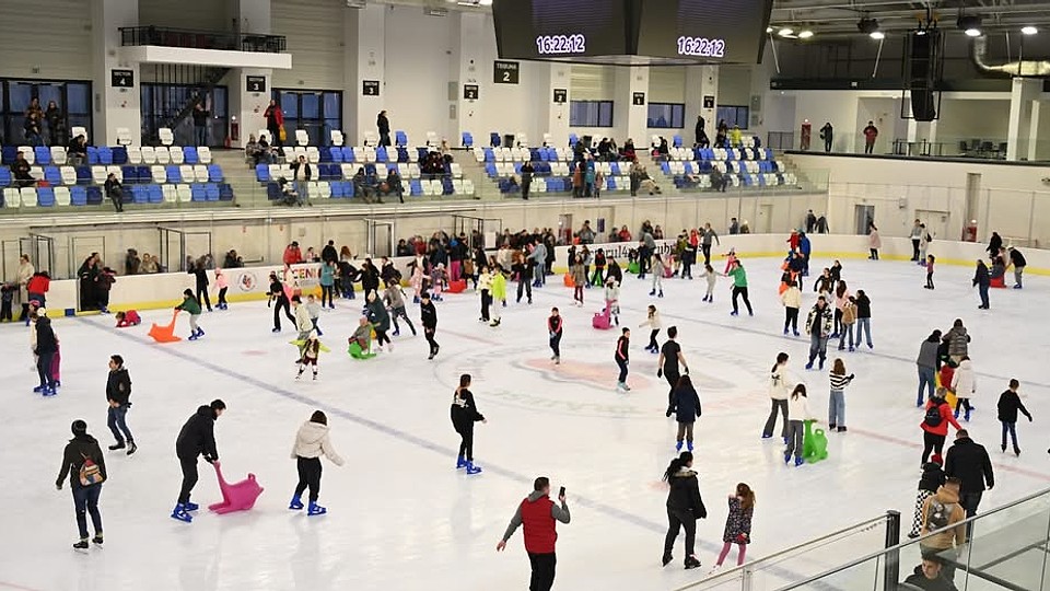 Patinoarul Berceni Arena și-a redeschis porțile: programul pentru acest weekend