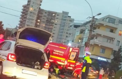 Livrator Tazz accidentat, marți seara, de o mașină pe strada Observatorului, din cartierul Zorilor