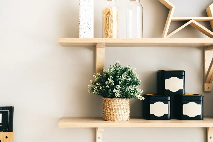 Cum să economisești spațiul cu soluții inteligente de depozitare