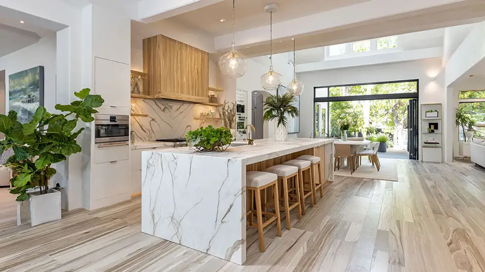 Idei de amenajare cu gresie tip parchet pentru living, dormitor și bucătărie