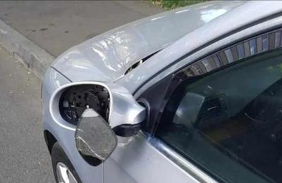 Doi tineri din Cluj-Napoca au fost plasați sub control judiciar după ce au spart o mașină și sustras bunuri din ea