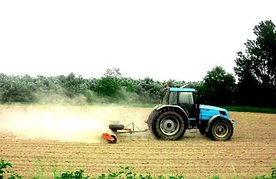 Motorină mai ieftină pentru fermieri: Ministrul Florin Barbu propune scutirea de TVA și acciză direct la pompă