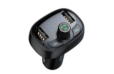 Profită de avantajele unui încărcător de telefon cu funcție de modulator FM pentru autoturisme