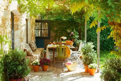 Pergola – aliatul nostru impotriva soarelui dogoritor al verii