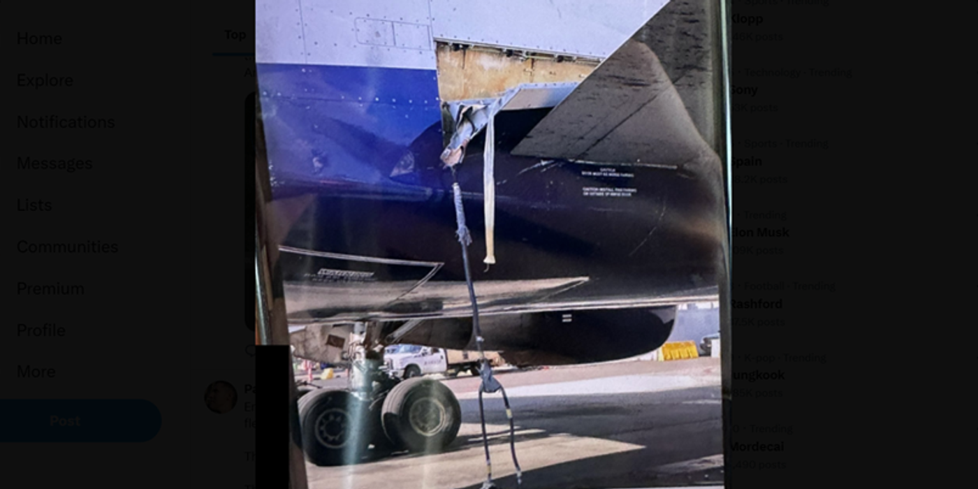 Un Boeing 767 îşi pierde toboganul de urgenţă după decolare şi se întoarce pe Aeroportul JFK la New York. La bordul aeronavei se aflau 176 de pasageri, doi piloţi şi cinci membri ai echipajului