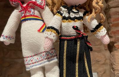 Între 15 și 25 ianuarie 2024, la Muzeul Etnografic al Transilvaniei are loc expoziția de figurine croșetate „Unire prin diversitate”