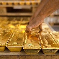 Pretul Auruli: care va fi noul plafon al prețului? Predicțiile Goldman Sachs și UBS