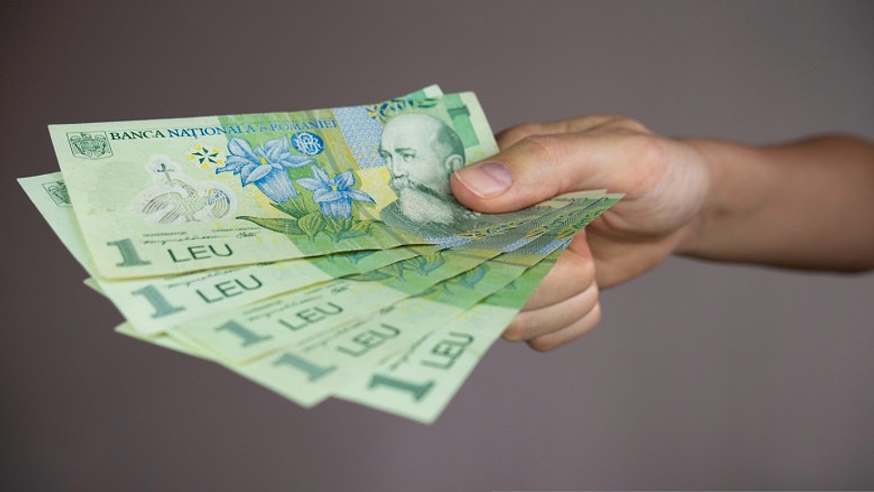 INS: Câştigul salarial mediu net a crescut cu 2,3%